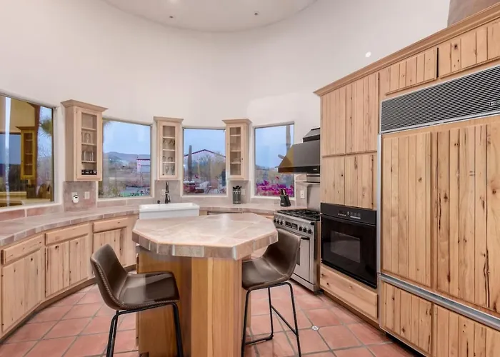 Holiday home Relaxing 3br Haven With Pool And Bbq For Family Time *