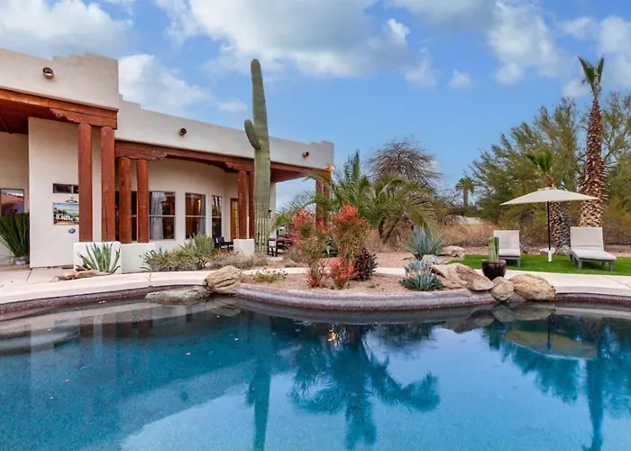 Relaxing 3br Haven With Pool And Bbq For Family Time