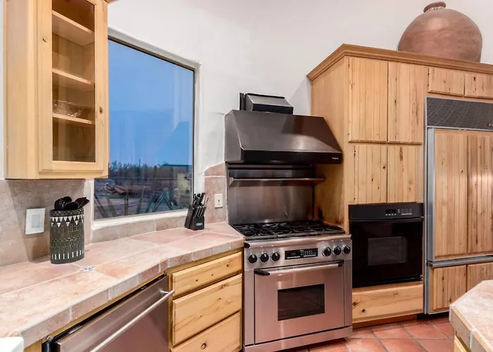 Relaxing 3br Haven With Pool And Bbq For Family Time Mesa