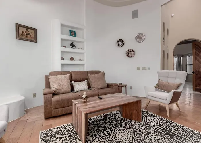 Relaxing 3br Haven With Pool And Bbq For Family Time Holiday home *